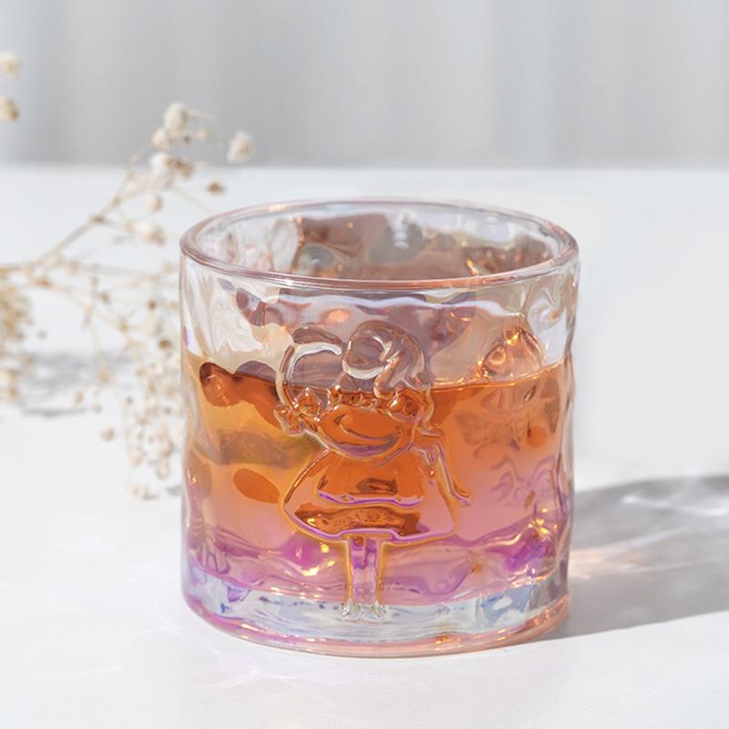 大英博物馆爱丽丝漫游奇境系列梦幻炫彩浮雕玻璃杯 (1).jpg